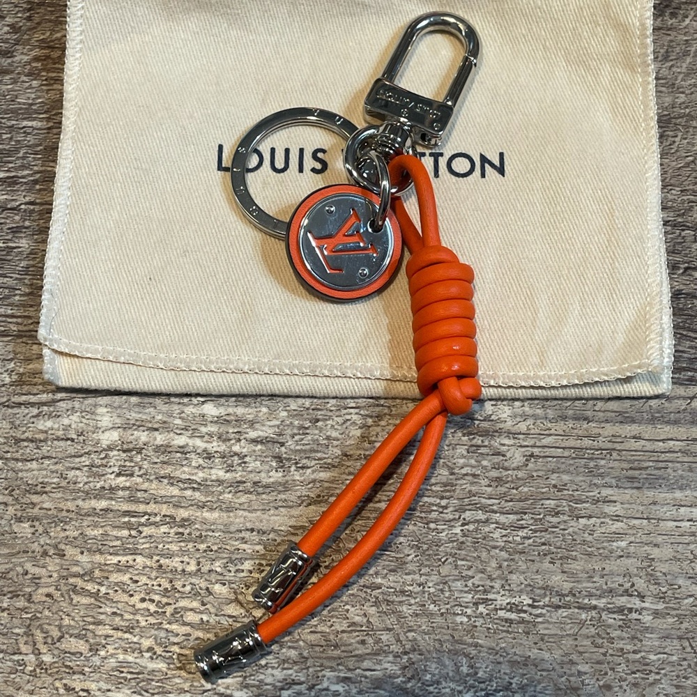 Louis Vuitton Orange bag charm keychain - Picture 1 of 4